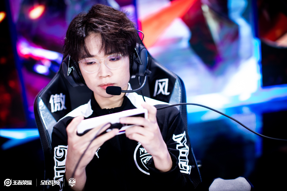 还在连续三 还在连续三