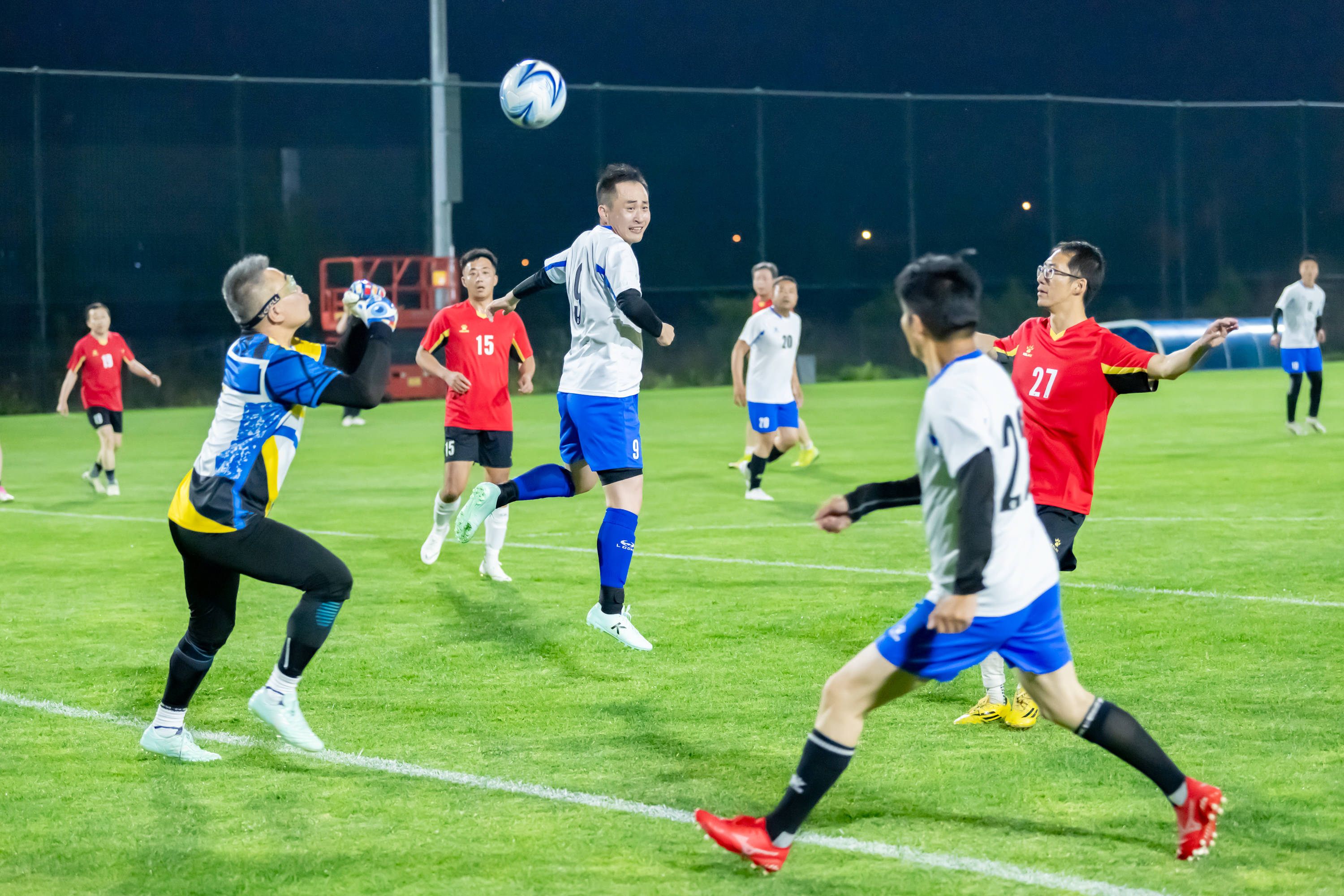 果断地进行 果断地进行